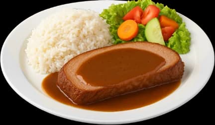 Plato de pierna horneada con arroz, salsa y ensalada del restaurante de Aqua Park